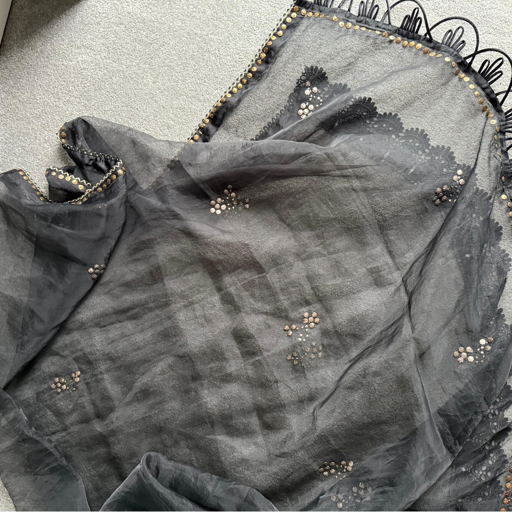 Nureh black chicken Kari dress - Picture 7 of 11
